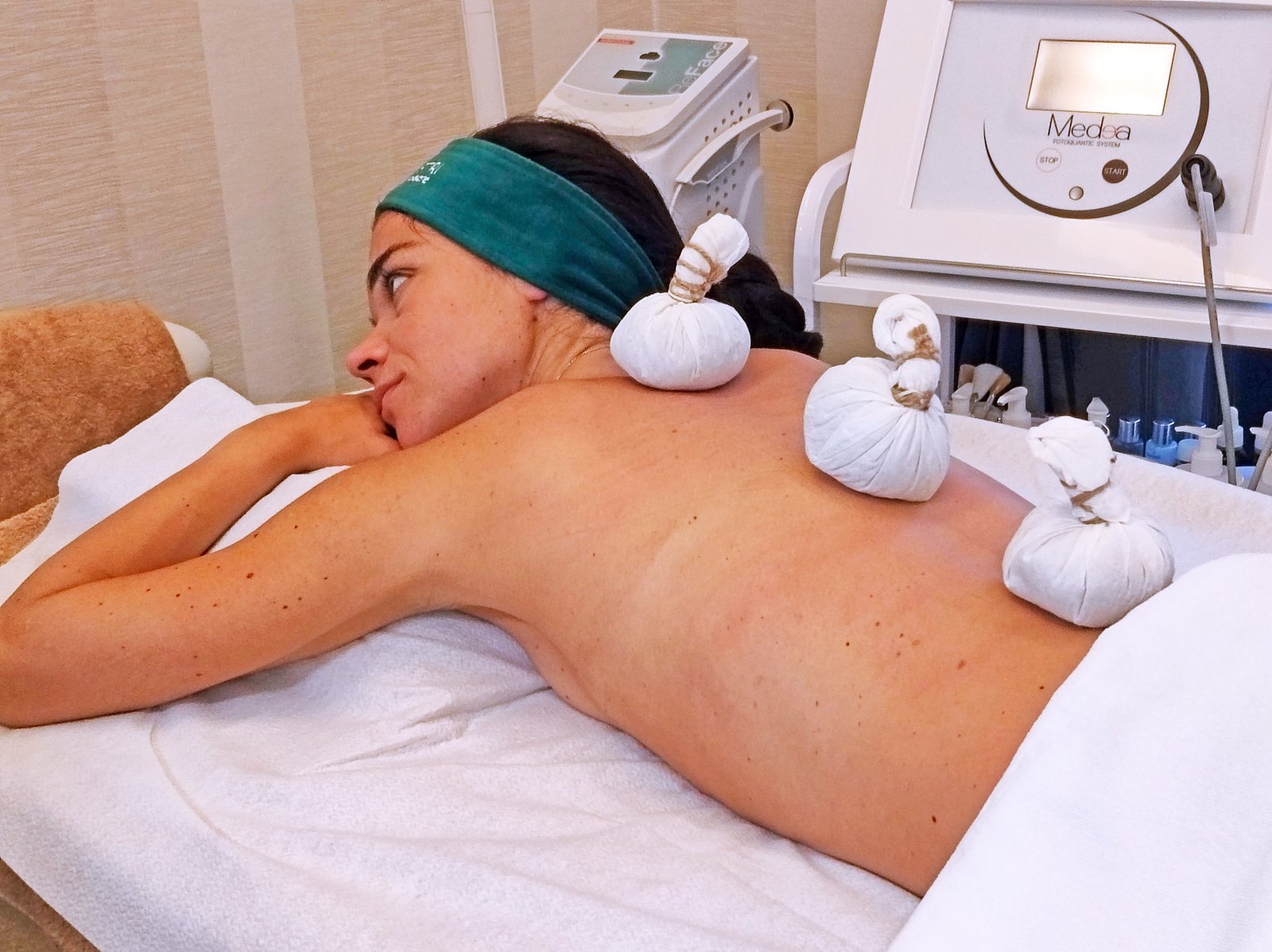 massaggio rilassante pillow massage centro estetico Roma Prati